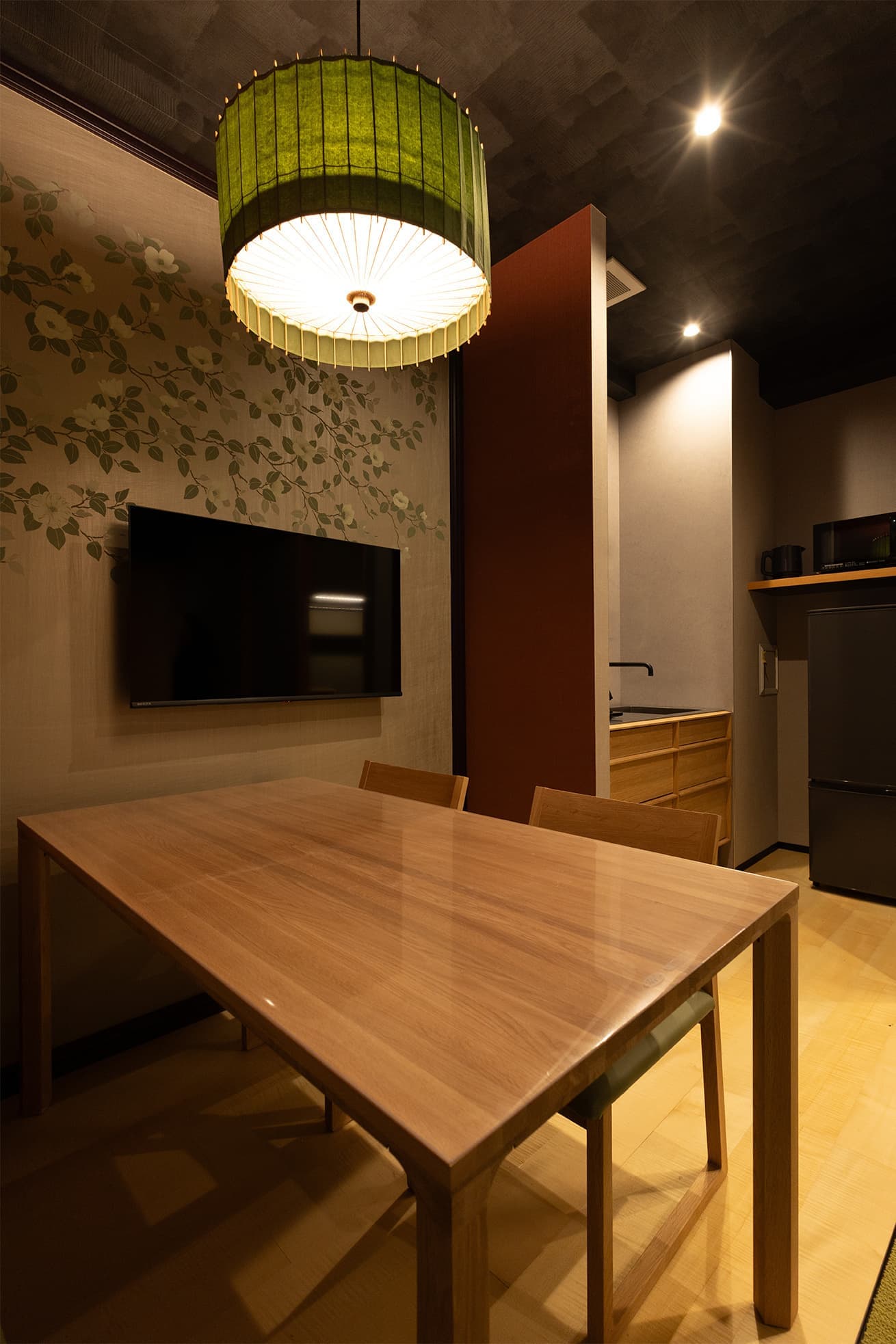 「酒林」の和モダンな客室