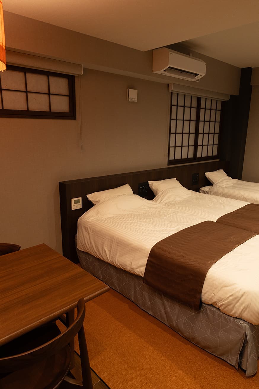 203号室 トリプルファミリールームのシャワールーム